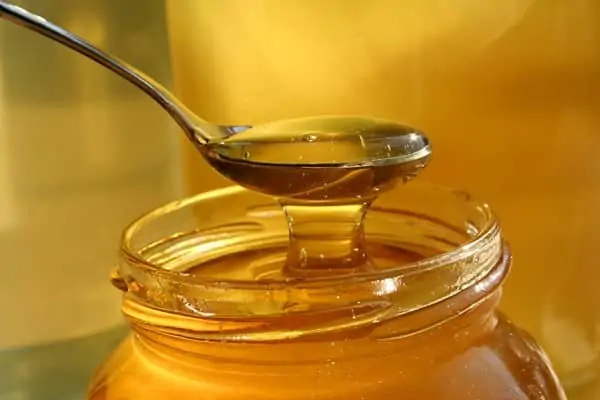 علاج الكحة للاطفال بالعسل