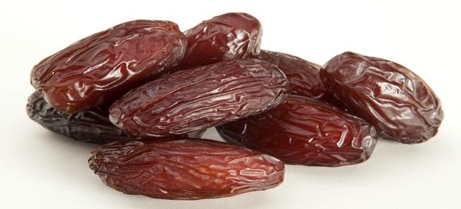 Dates in een droom voor een zwangere, getrouwde alleenstaande vrouw volgens Ibn Sirin - Kanoozi