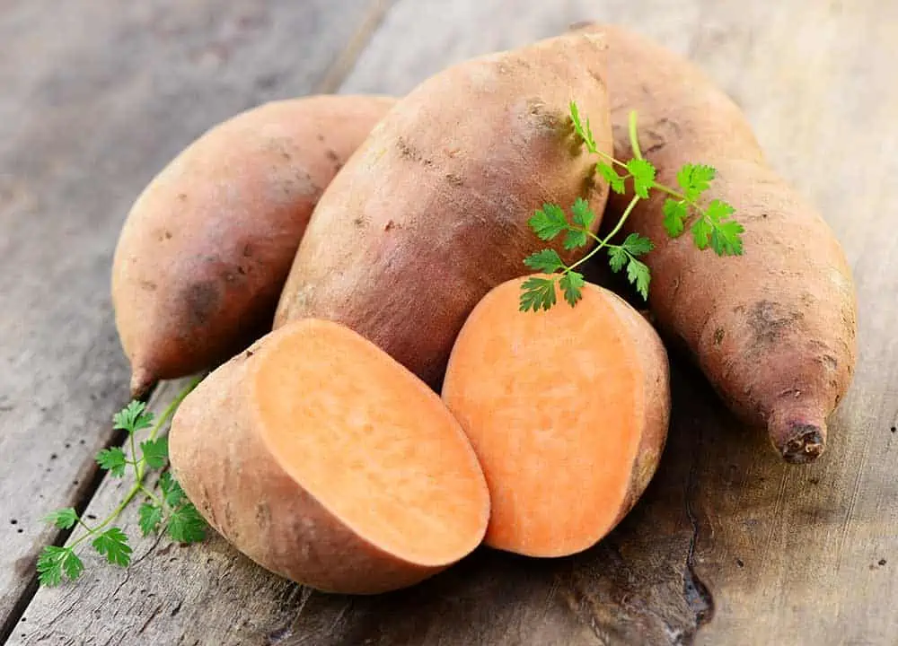 هل تزيد البطاطا الوزن أم تقلله وما هي السعرات الحرارية الموجودة فيها؟